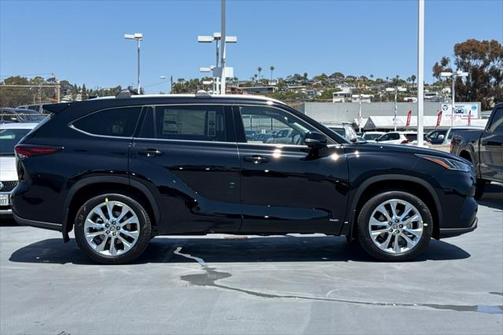 2025 Toyota Highlander Hybrid Limited
