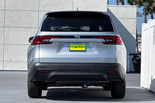 2026 Toyota Highlander LE