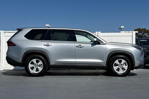 2026 Toyota Highlander LE