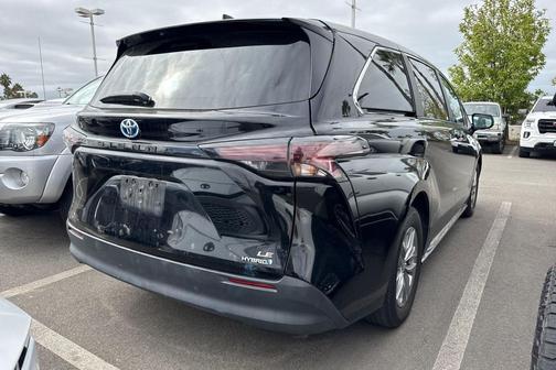 2024 Toyota Sienna LE