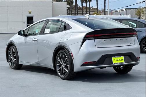 2025 Toyota Prius XLE