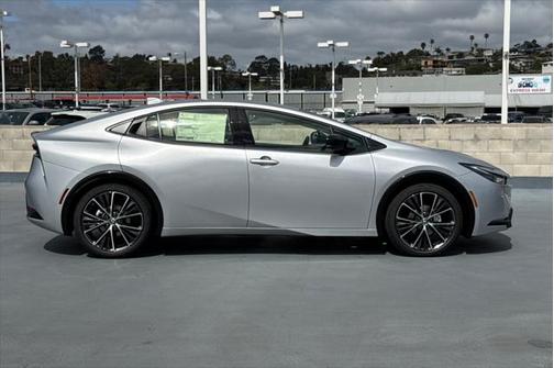 2025 Toyota Prius XLE