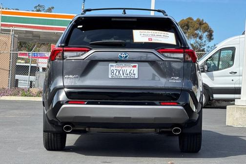 2021 Toyota RAV4 Hybrid SE