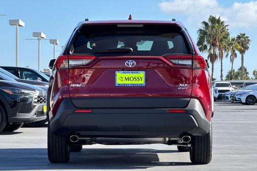 2025 Toyota RAV4 Hybrid XLE