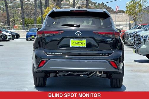 Midnight Black Metallic 2026 Toyota Highlander Hybrid Limited