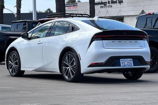 2025 Toyota Prius XLE