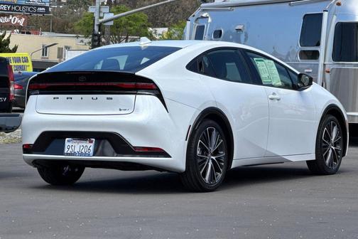 2025 Toyota Prius XLE