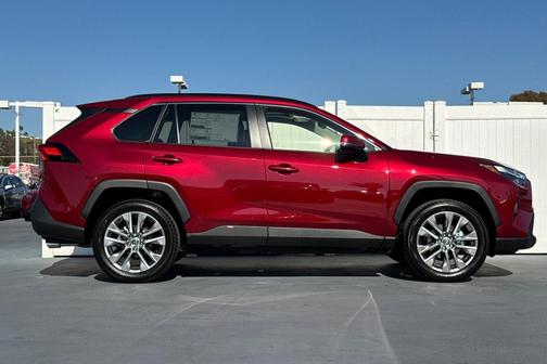 2025 Toyota RAV4 XLE Premium