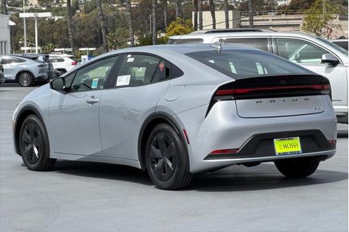 2025 Toyota Prius LE