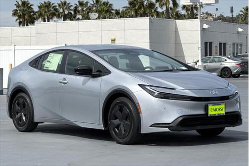 2025 Toyota Prius LE