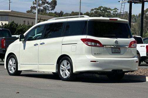 White Pearl 2014 Nissan Quest LE