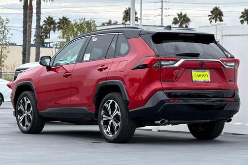 2025 Toyota RAV4 Hybrid SE