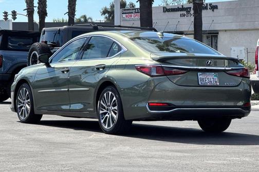 2019 Lexus ES 300h Base