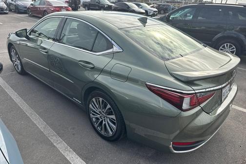 2019 Lexus ES 300h Base