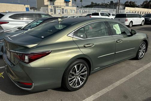 2019 Lexus ES 300h Base