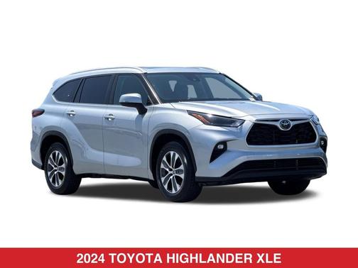 CELESTIAL SILVER 2024 Toyota Highlander XLE