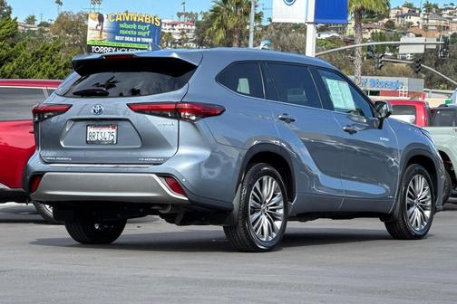 2020 Toyota Highlander Hybrid Platinum