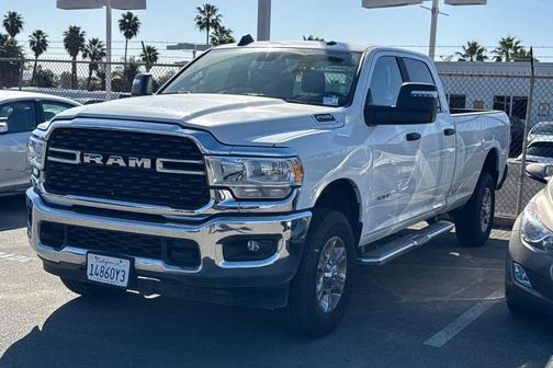 2024 RAM 2500 Big Horn Crew Cab 4x4 8' Box