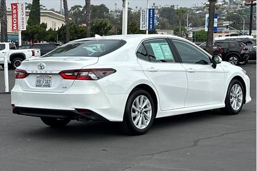 2022 Toyota Camry LE