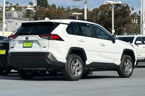 2025 Toyota RAV4 XLE