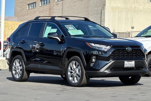 2025 Toyota RAV4 XLE Premium