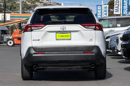 2024 Toyota RAV4 LE