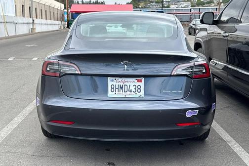 Midnight Silver Metallic 2018 Tesla Model 3 Long Range