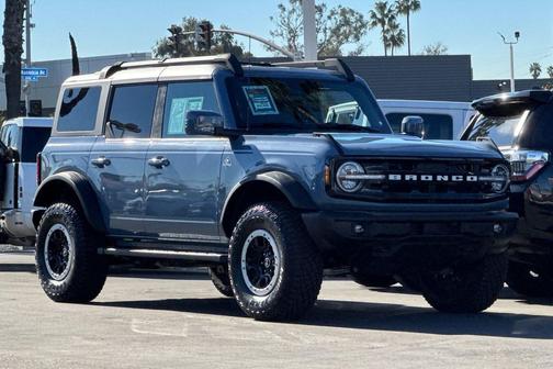2024 Ford Bronco Outer Banks