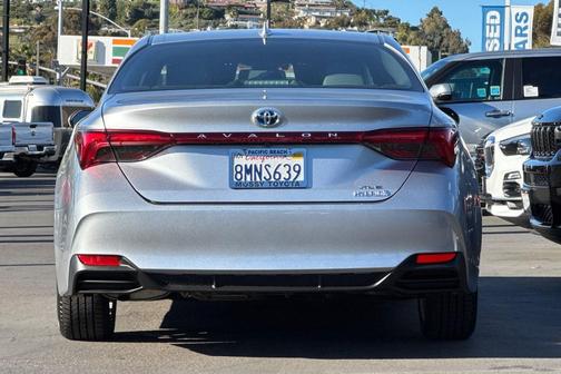 2020 Toyota Avalon Hybrid XLE Plus