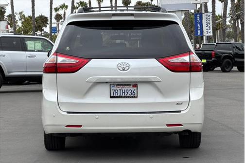 2015 Toyota Sienna XLE