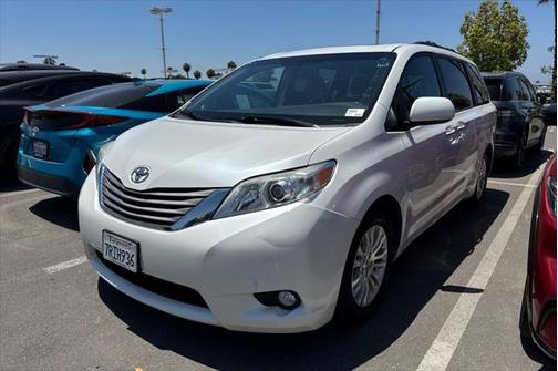 2015 Toyota Sienna XLE