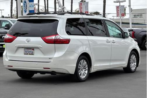 2015 Toyota Sienna XLE