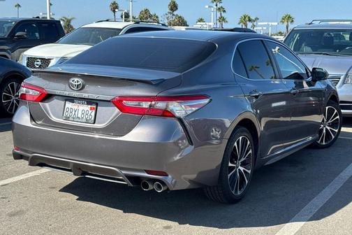 2018 Toyota Camry SE