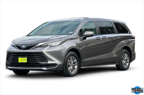 2023 Toyota Sienna LE