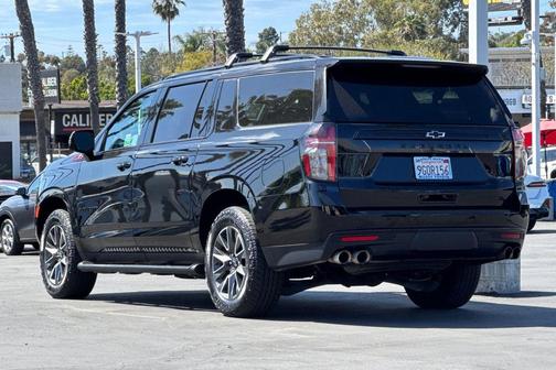 2023 Chevrolet Suburban 4WD Z71