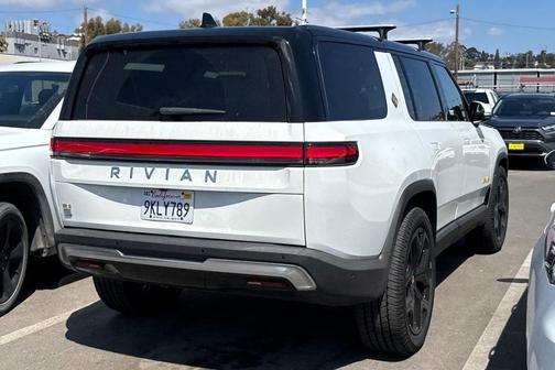 2023 Rivian R1S Adventure