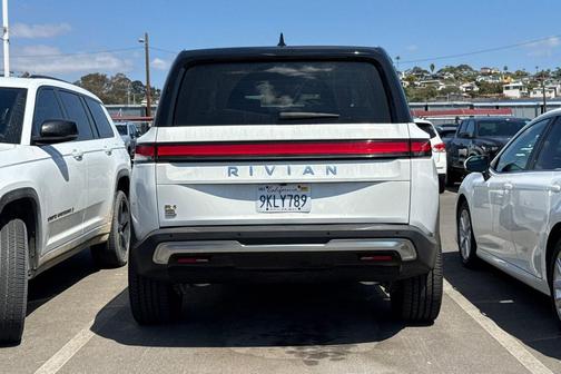 2023 Rivian R1S Adventure