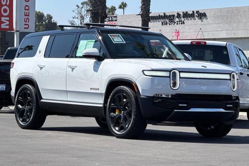 2023 Rivian R1S Adventure