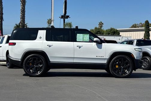 2023 Rivian R1S Adventure