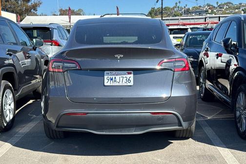 2021 Tesla Model Y Standard Range Rear-Wheel Drive