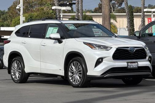2022 Toyota Highlander Hybrid Platinum