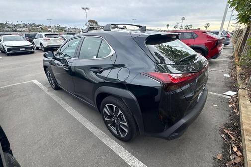 2025 Lexus UX 300h Base