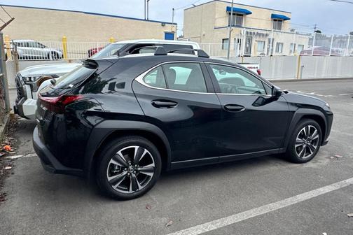 2025 Lexus UX 300h Base