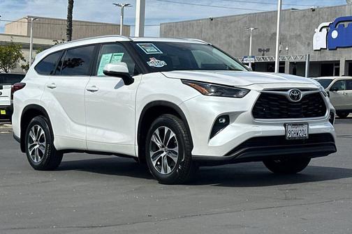 Wind Chill Pearl 2023 Toyota Highlander XLE