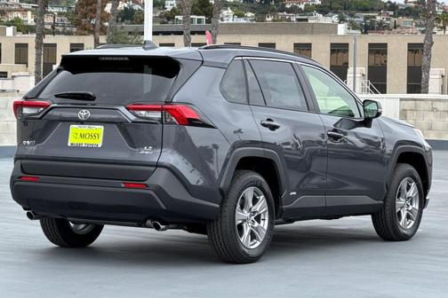 2025 Toyota RAV4 Hybrid LE