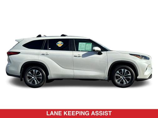 Wind Chill Pearl 2023 Toyota Highlander XLE