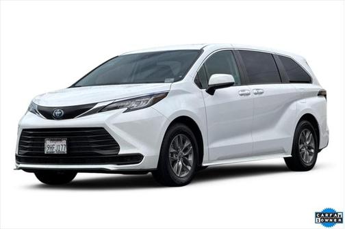 2023 Toyota Sienna LE