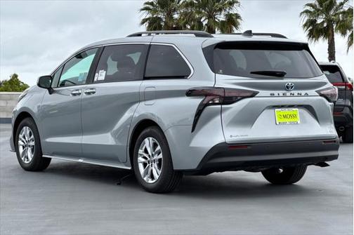 2025 Toyota Sienna XLE 7 Passenger