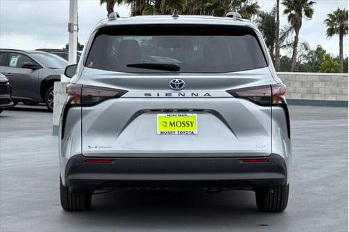 2025 Toyota Sienna XLE 7 Passenger