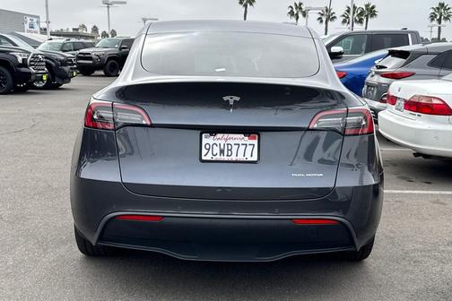 2022 Tesla Model Y Long Range Dual Motor All-Wheel Drive
